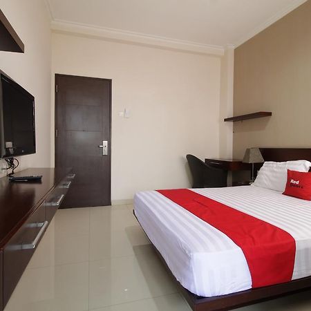 Reddoorz Plus Near Ambassador Mall Jakarta Exteriör bild