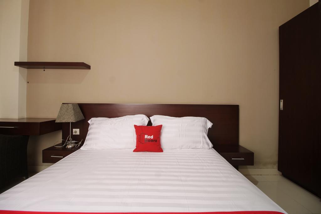 Reddoorz Plus Near Ambassador Mall Jakarta Exteriör bild