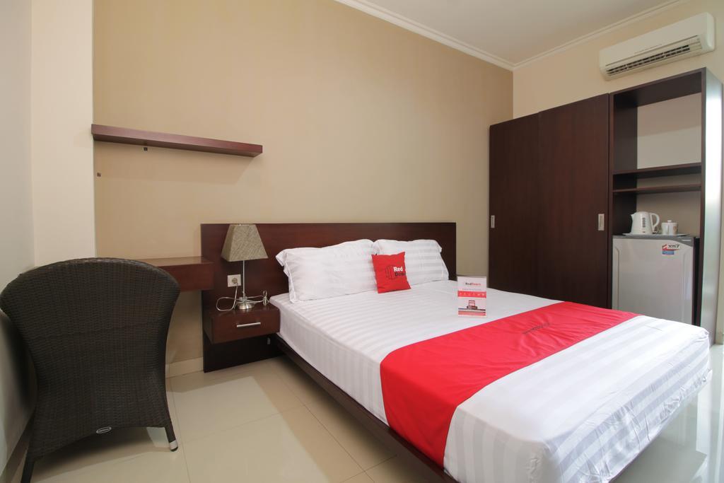 Reddoorz Plus Near Ambassador Mall Jakarta Exteriör bild