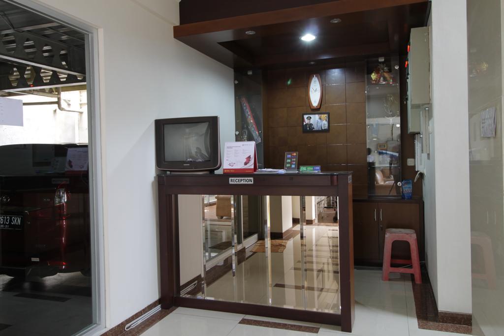 Reddoorz Plus Near Ambassador Mall Jakarta Exteriör bild